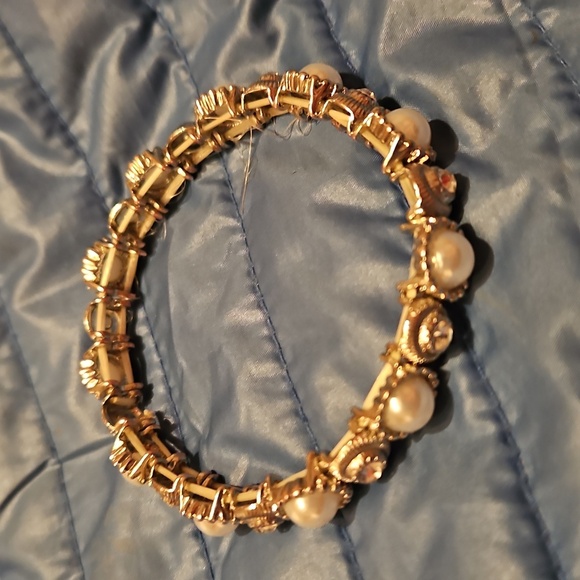 Faux Pearl and Silver Tone Stretch Bracelet - Picture 2 of 3